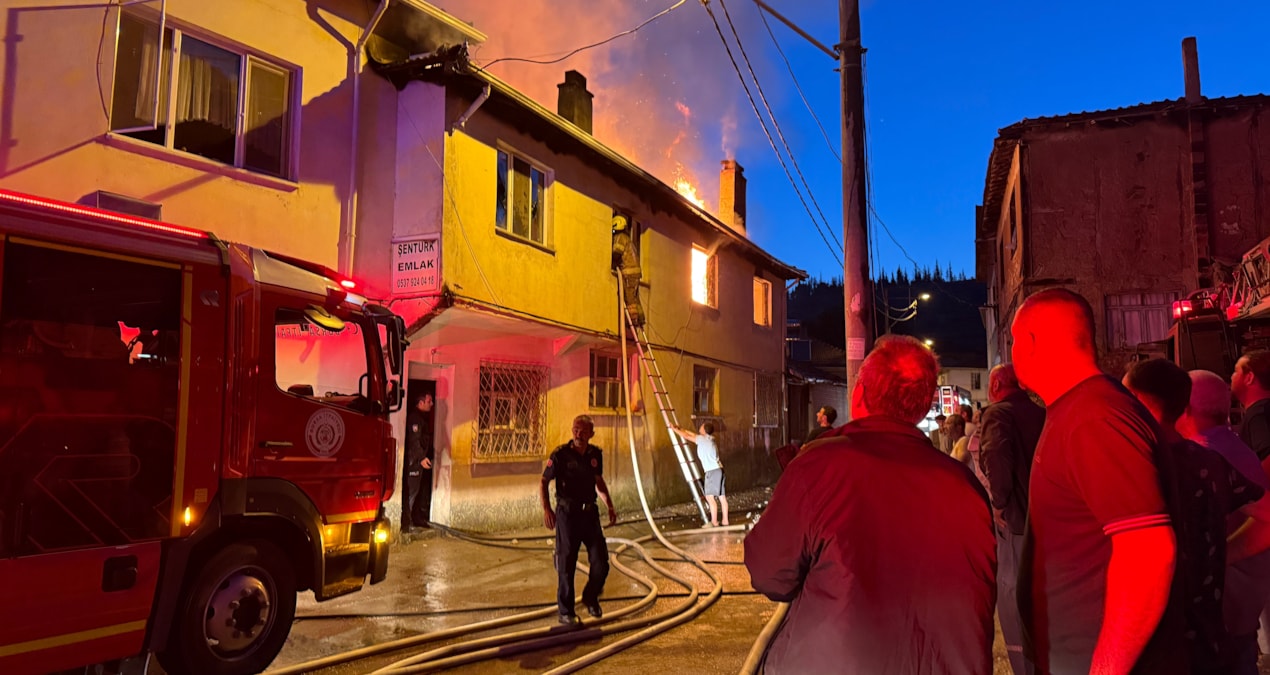 Bursa’da gece yarısı yangın faciası! Cansız bedeni bulundu